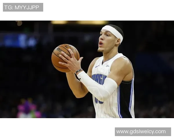 德阿隆福克斯:从新星崛起到NBA全明星的辉煌之路